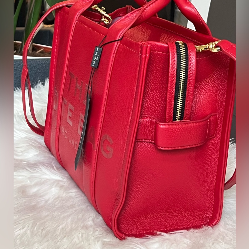 Marc Jacobs The Leather Medium Tote Bag - Picture 4 of 16